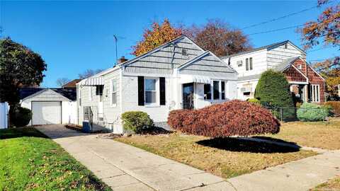 139 Rockaway Avenue, Westbury, NY 11590