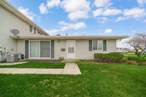 207 Barcliffe Lane, Schaumburg, IL 60194