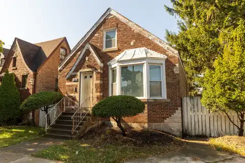 5812 N RICHMOND Street, Chicago, IL 60659