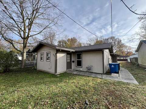 831 N Walnut Street, Monticello, IL 61856