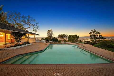 13 Chuckwagon Road, Rolling Hills, CA 90274