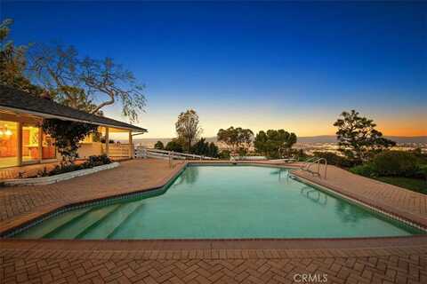 13 Chuckwagon Road, Rolling Hills, CA 90274