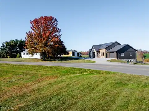 9843 Golf Course Road NW, Sugarcreek, OH 44681