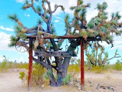 19400 S US Highway 93, Congress, AZ 85332