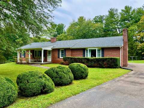 76 Viburnum Drive, Waynesboro, VA 22980