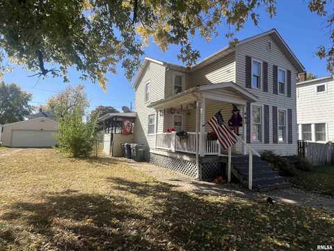 443 4TH Avenue North, Clinton, IA 52732