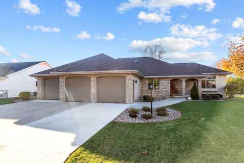 103 OAKRIDGE Court, COMBINED LOCKS, WI 54113