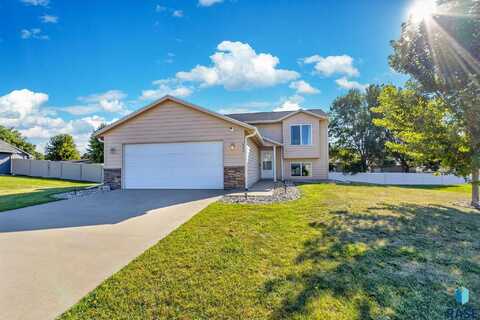 604 N Cornflower Ave, Sioux Falls, SD 57107