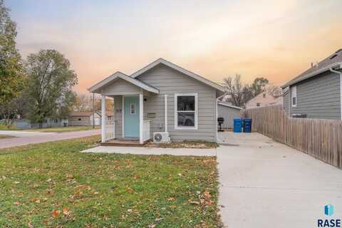 317 S Jessica Ave, Sioux Falls, SD 57103