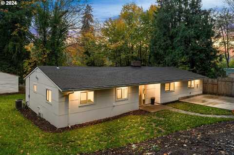 2524 SW MOSSY BRAE RD, West Linn, OR 97068