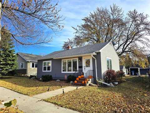 302 E 2nd Street, Morris, MN 56267