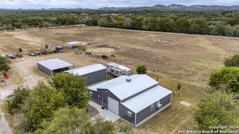 1264 Heisler Rd, Pipe Creek, TX 78063