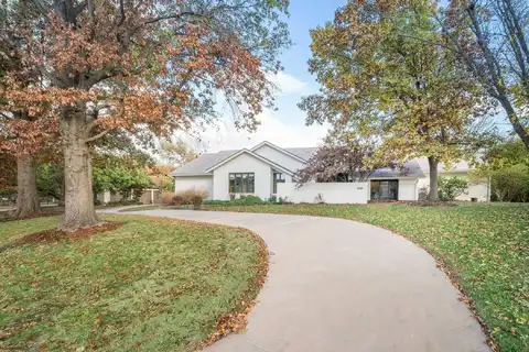 1610 N Foliage Dr, Wichita, KS 67206