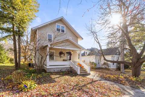 207 S 4th Street, Mount Horeb, WI 53572