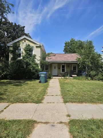 128 6th Avenue, Baraboo, WI 53913