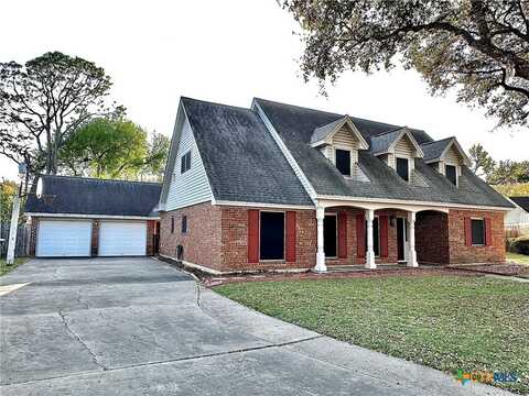 203 Hampshire Street, Victoria, TX 77904