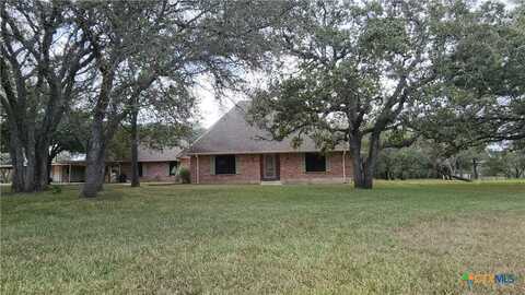 86 Love Drive, Goliad, TX 77963