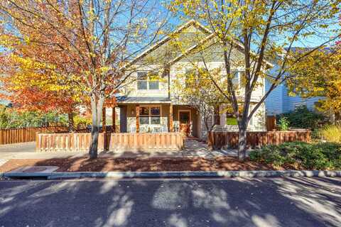 2721 Clay Creek Way, Ashland, OR 97520