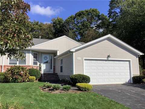 33 Hunters Run, North Providence, RI 02904