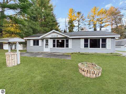 10648 Johnston Boulevard, Saint Helen, MI 48656