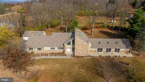 574 SCENIC DRIVE, BERNVILLE, PA 19506