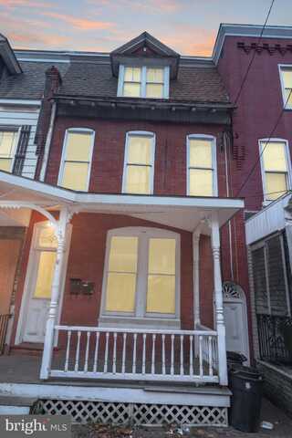 26 N GREENWOOD STREET, TAMAQUA, PA 18252