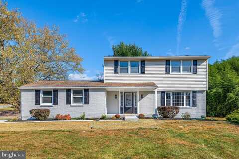 8 DENTON DRIVE, GLENMOORE, PA 19343