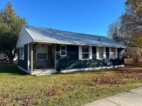 703 Garden Avenue, Manistique, MI 49854