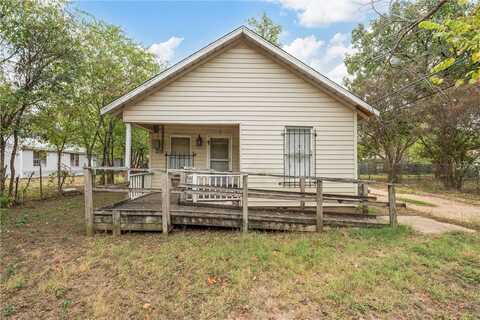 2207 Behrens Circle, Bellmead, TX 76705