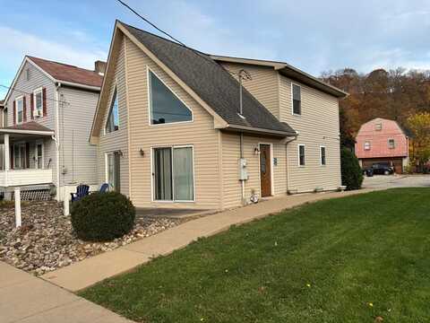 1322 Fifth Avenue, Ford City, PA 16226