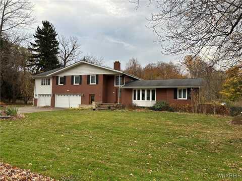 9325 Hunting Valley Road N, Clarence, NY 14031