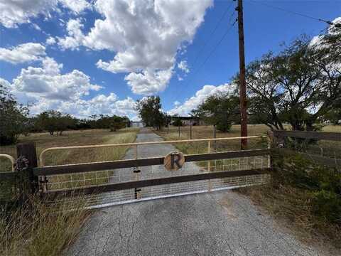 121 County Rd 133, George West, TX 78022