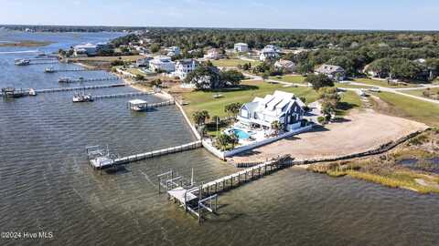 122 John L Hurst Drive, Swansboro, NC 28584