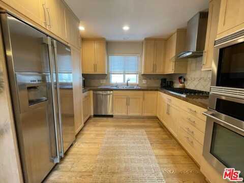 3000 Grand Canal, Venice, CA 90291