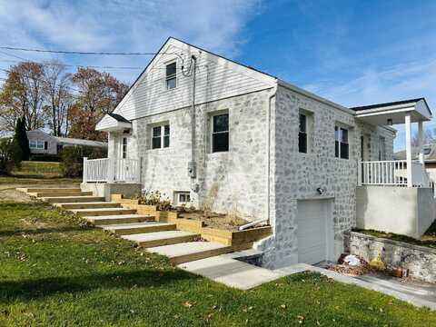 25 Manning Street, New Fairfield, CT 06812