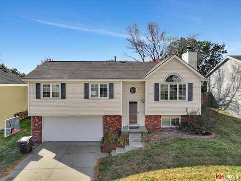 5321 NW 7th Street, Lincoln, NE 68521