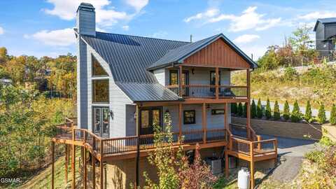 561 Edgewood Drive, Gatlinburg, TN 37738