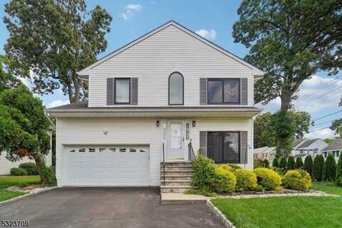 7 Kinder Dr, Bloomfield, NJ 07003