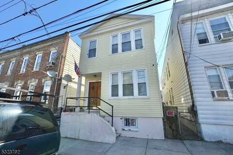 575 N 9th St, Newark, NJ 07107