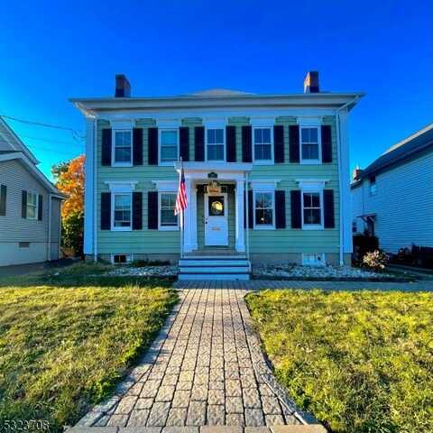 57 Mine St, Flemington, NJ 08822