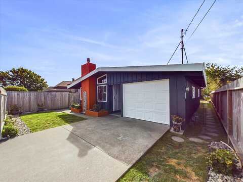 3656 F Street, Eureka, CA 95503