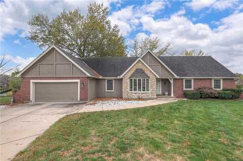 302 NW Bramble Trail Circle, Lees Summit, MO 64064