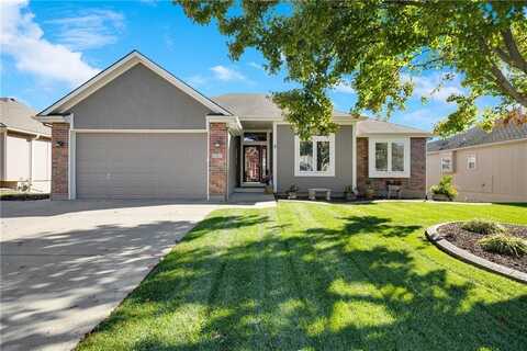 957 NW Birch Court, Grain Valley, MO 64029