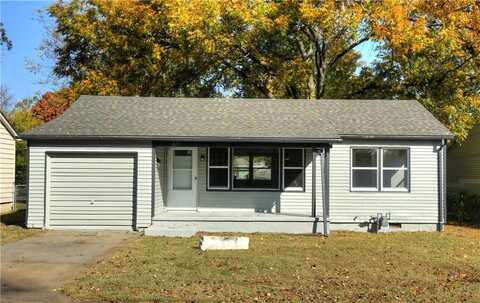 820 W Oak Street, Chanute, KS 66720