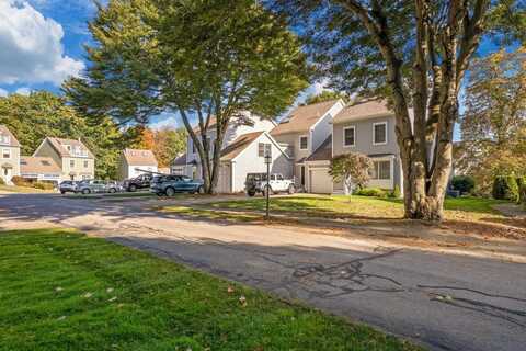 10 Yorke Ridge Way, York, ME 03909