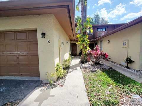 6182 Laurel Ln, Tamarac, FL 33319