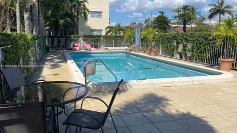 1100 NE 1st Ct, Hallandale Beach, FL 33009