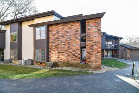 2460 W Good Hope Rd, Glendale, WI 53209