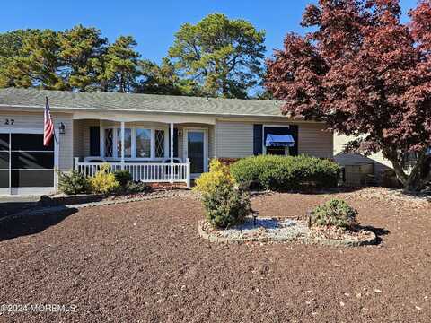 27 Oakfield Road, Toms River, NJ 08757