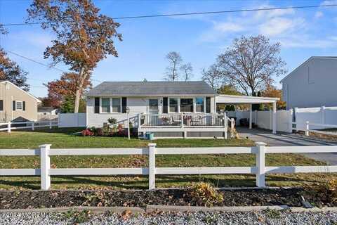 837 Seaman Avenue, Beachwood, NJ 08722